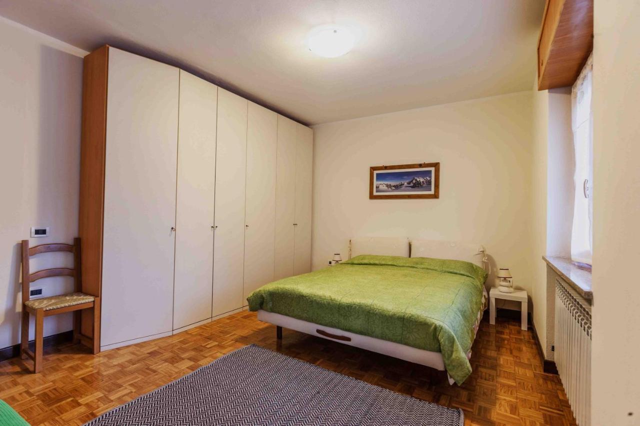 Casa Alpina - Appartamento Aosta Buitenkant foto
